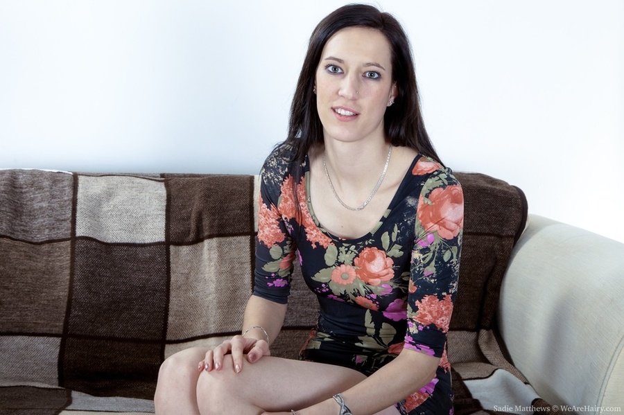 Tall cute babe takes off clothes and spread - XXX Dessert - Picture 1