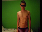 18 yo brunette Andy1995Live willing to perform: Close Up, Dancing, Live Orgasm.