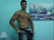 22 yo brunette Cuteerik.
