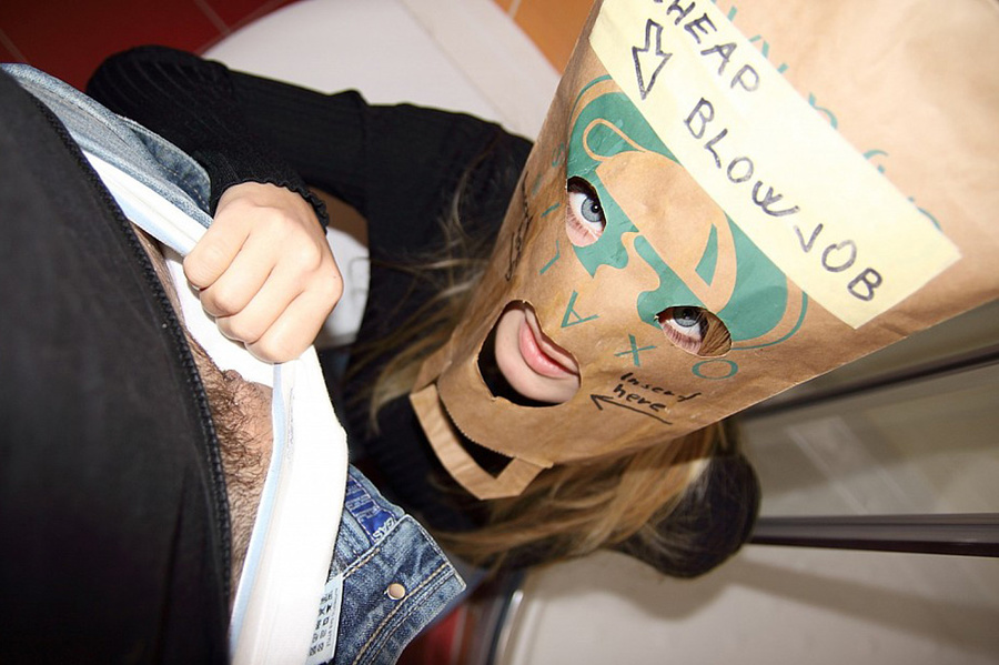 Nasty teen Goldie Gate wears a paper box on - XXX Dessert - Picture 2
