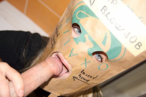 Nasty teen Goldie Gate wears a paper box - XXX Dessert - Picture 5