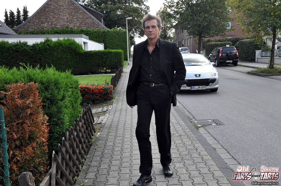 Chick fucking two senior guys at the same t - XXX Dessert - Picture 1