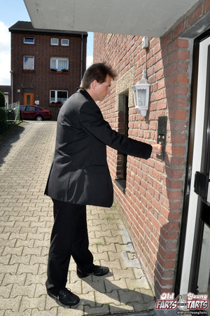 Chick fucking two senior guys at the sam - XXX Dessert - Picture 2