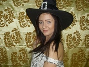 19 yo brunette Cutesusan94 willing to perform: Cameltoe, Close Up, Dancing.