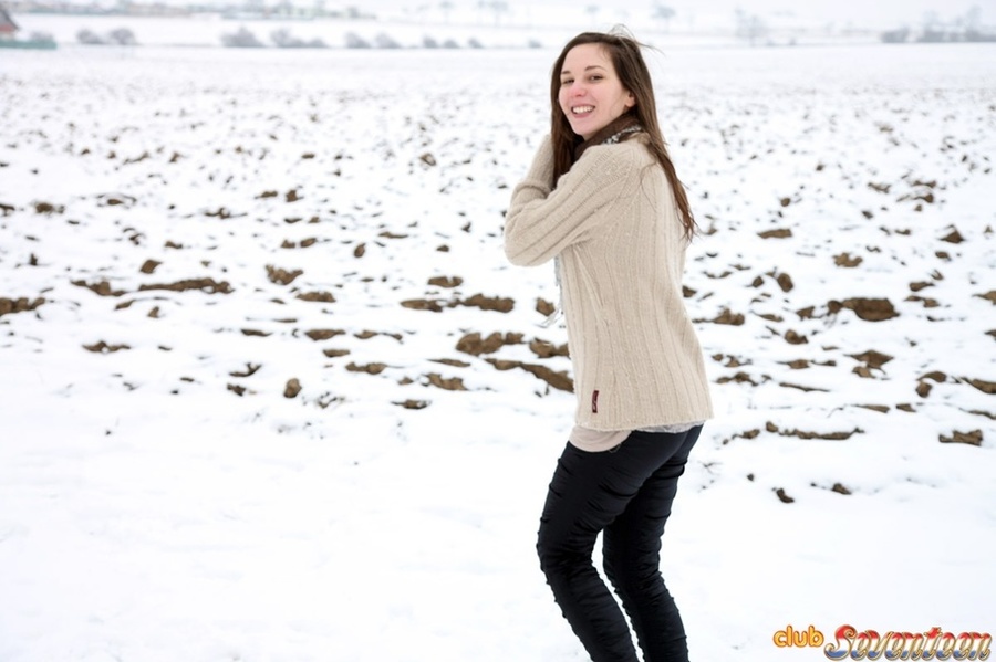 Boyfriend heats up girl with shower and cum - XXX Dessert - Picture 1