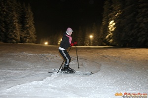 Hot ski girls finish their run with stea - Picture 5