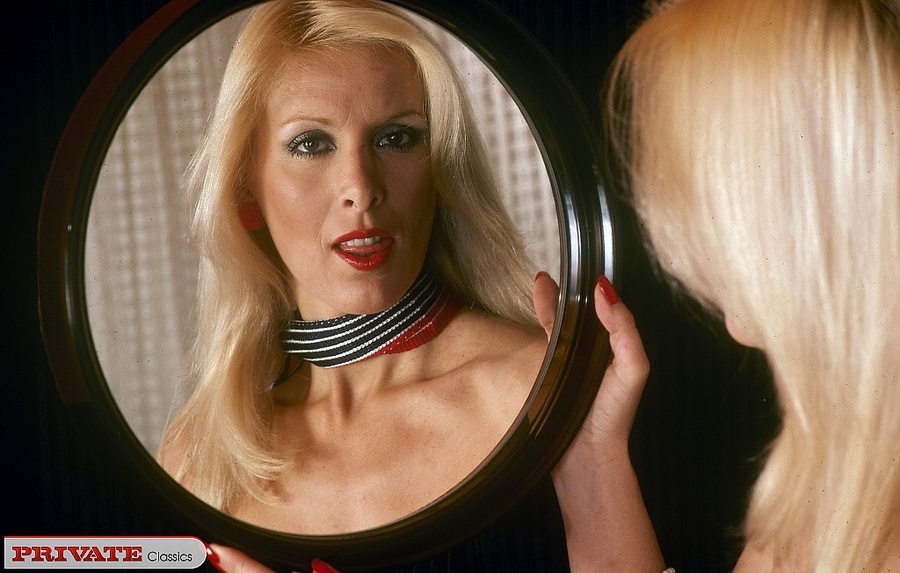 Retro blond model in red stockings fucks ha - XXX Dessert - Picture 1