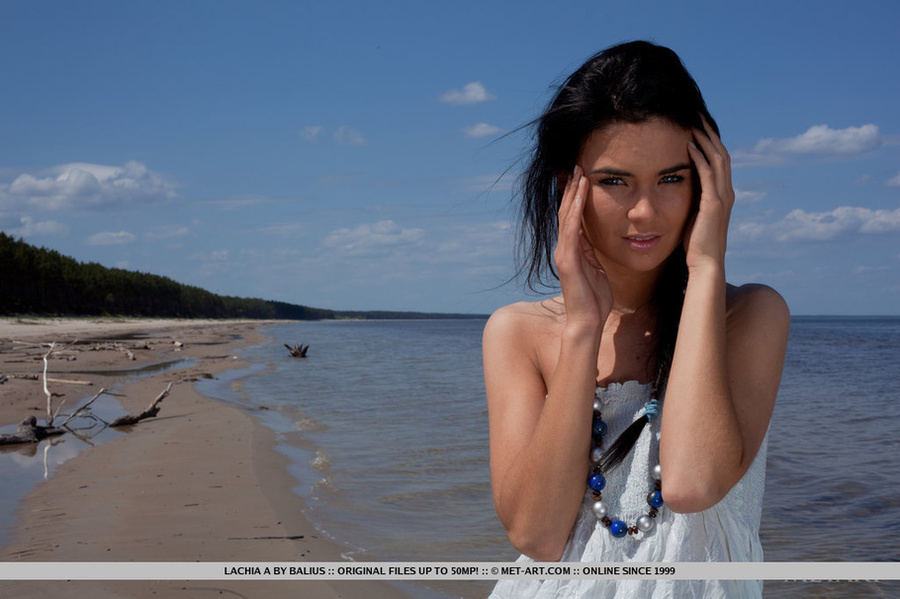 Young seductress with cute eyes erotically  - XXX Dessert - Picture 1
