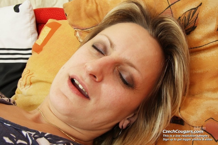 Horny momma shows off tits and pussy and spreads pussy wide to fuck with dildo - XXXonXXX - Pic 14