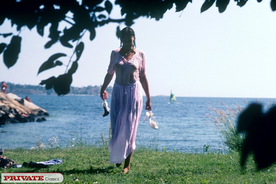 Lonely girl walking by the beach is surpris - XXX Dessert - Picture 4