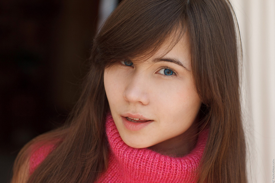 Beautiful brunette loves huge dicks in her  - XXX Dessert - Picture 1