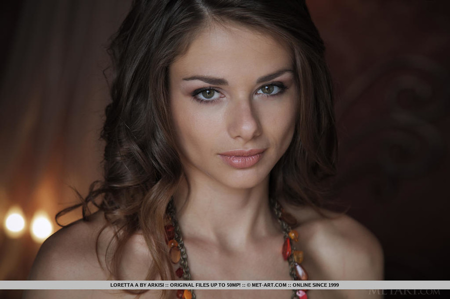 This beauty knows her pussy is like a jewel - XXX Dessert - Picture 1