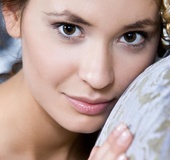 Naughty stay-at-home mom secretly shows her wet snatch