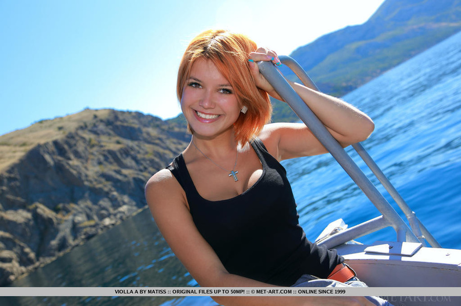 Ukrainian redhead takes her pouting pussy o - XXX Dessert - Picture 2