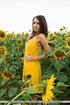 Superhot flower girl touches her enormous clit
