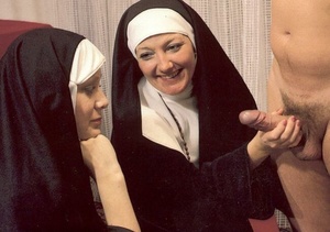 Two slutty retro nuns sharing the garden - Picture 6