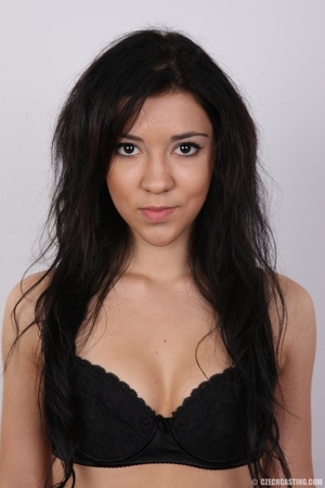 Hot young black hair vixen looks ready f - Picture 5