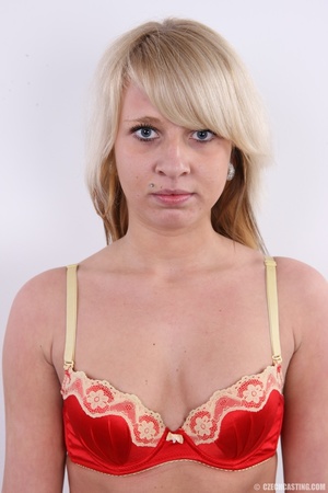 Teen shy blonde beauty with fresh small  - Picture 4