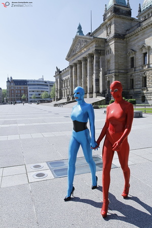 Two flexible red and blue zentai wearing - Picture 5