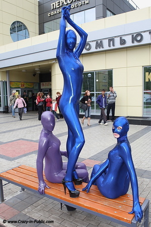 Two sexyblue zentai and one violett wear - Picture 5