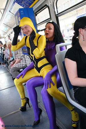 Two horny yellow and violett zentai wear - Picture 14