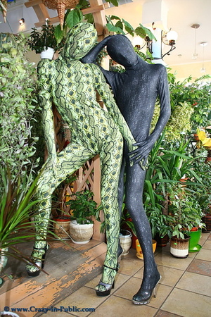 Two flexible green and black zentai wear - Picture 2