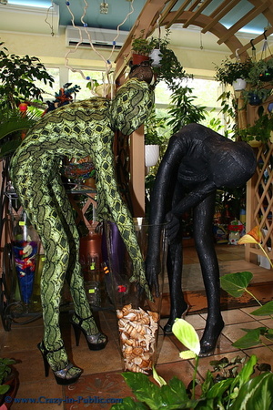 Two flexible green and black zentai wear - Picture 8