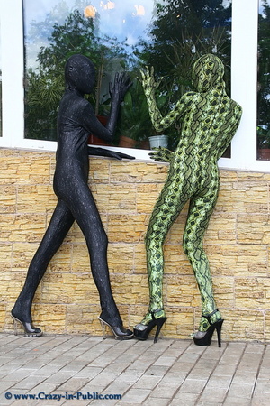 Two flexible green and black zentai wear - Picture 12