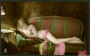 Beautiful vintage naked sweeties posing  - XXX Dessert - Picture 11