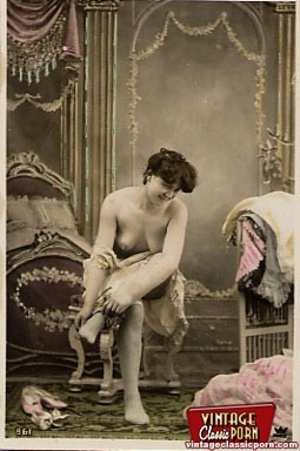 Very goreous vintage naked ladies posing - Picture 9