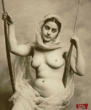 Pretty cute vintage topless girls posing - Picture 2