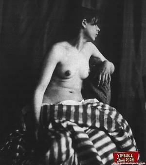 Pretty cute vintage topless girls posing - Picture 4