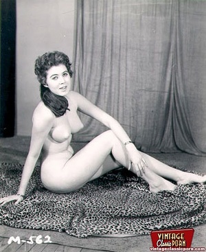 Classic vintage beauties with large boob - Picture 4
