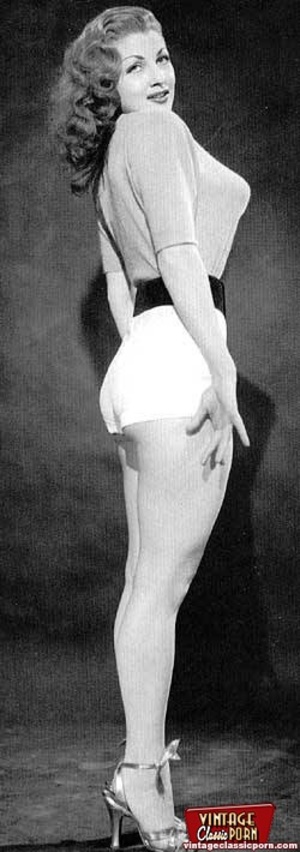 Vintage classic babe tempest storm poses - Picture 5
