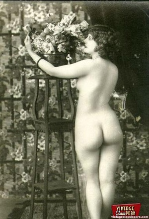 Posing their gorgeous vintage tight butt - Picture 11