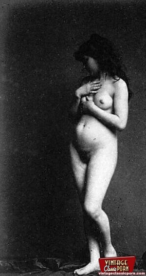 Pretty sexy vintage nudes standing naked - Picture 2