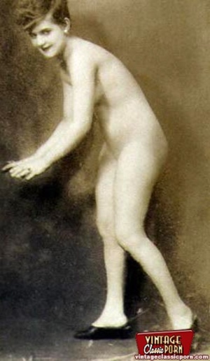 Pretty Sexy Vintage Nudes Standing Naked In The Thirties Xxx Dessert