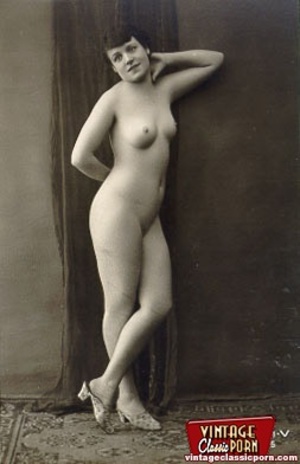Pretty sexy vintage nudes standing naked - XXX Dessert - Picture 11