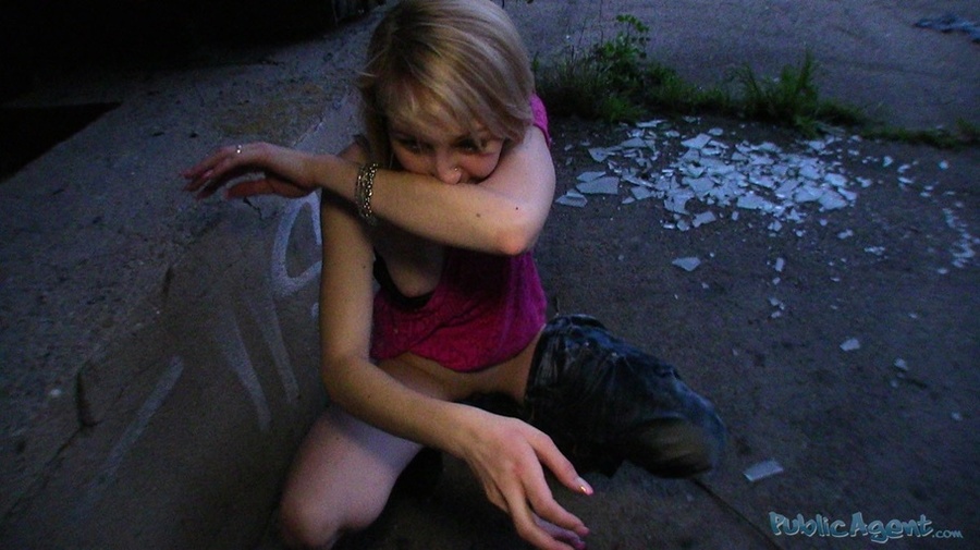 Beautiful blonde teen loves getting hardcor - XXX Dessert - Picture 19