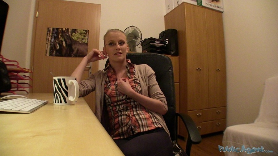 Glasses wearing hot blonde teen enjoys bend - XXX Dessert - Picture 6