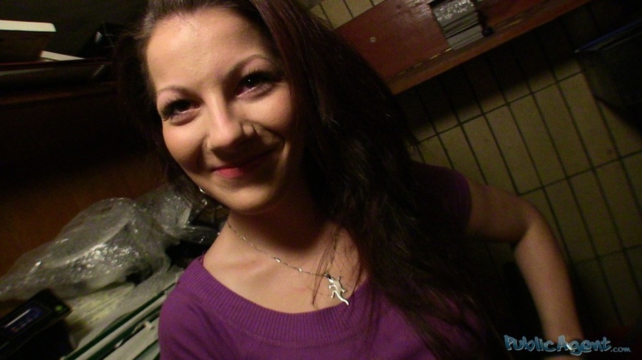 Cut black haired teen with lusciously big b - XXX Dessert - Picture 4