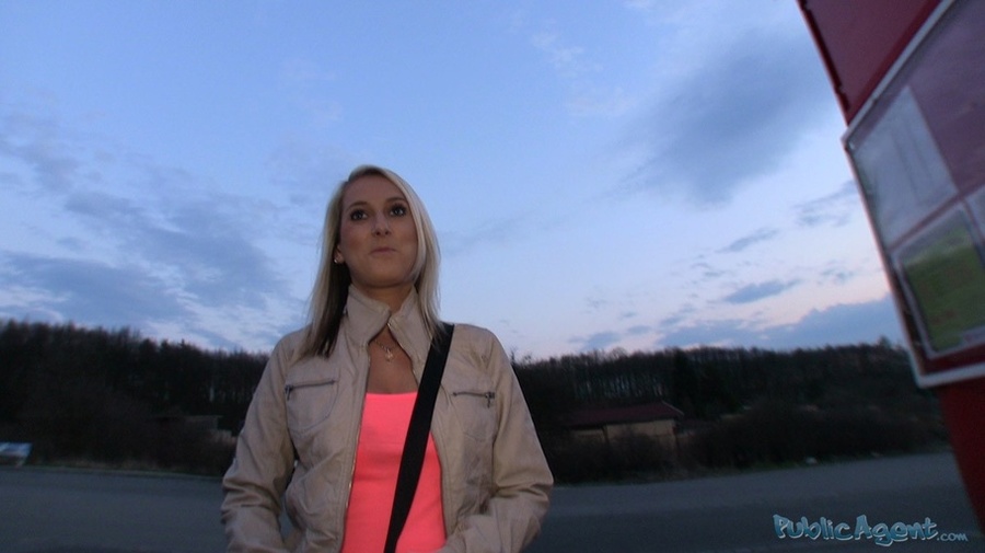 Elegant blonde teen with gorgeously big boo - XXX Dessert - Picture 3