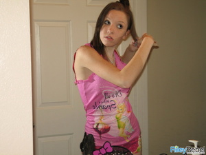 Pretty in pink hottie Riley Rebel fixing - Picture 5