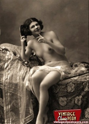 Nearly naked vintage horny chicks posing - Picture 5
