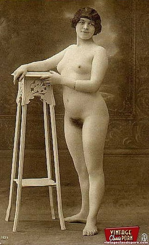 Full frontal vintage nudity chicks posin - Picture 7
