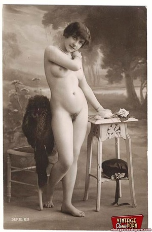 Full frontal vintage nudity chicks posin - Picture 11