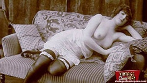 Vintage chicks in garters posing in the  - Picture 5