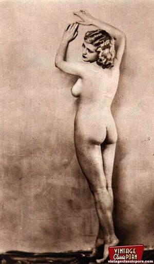 Pretty vintage naked models posing nude  - Picture 7