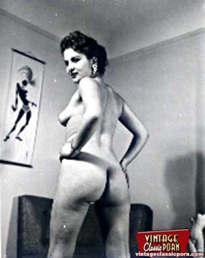Vintage chicks showing sexy round bottom - Picture 8