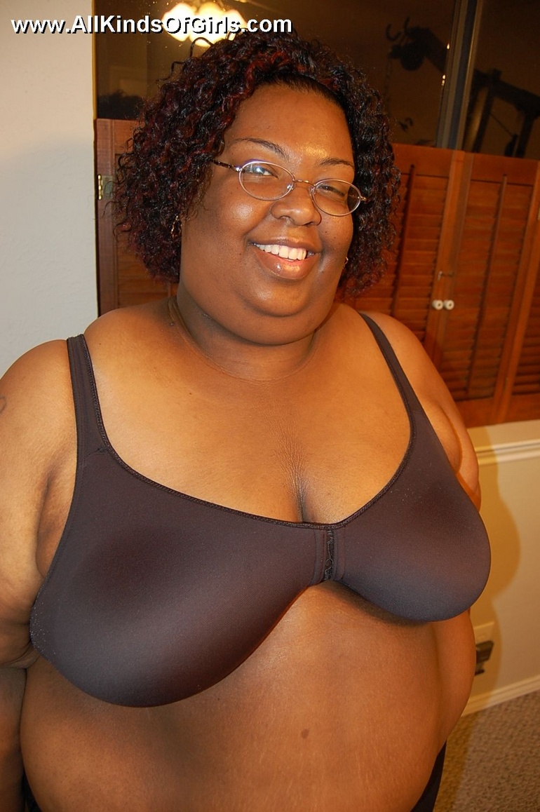 Ebony Bbw Mom Nude - Check out enormous ebony mom stips naked in - Golden BBW - Picture 2